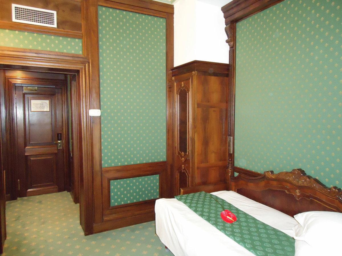 Hotel Casa Capsa Bukarest Szoba fotó