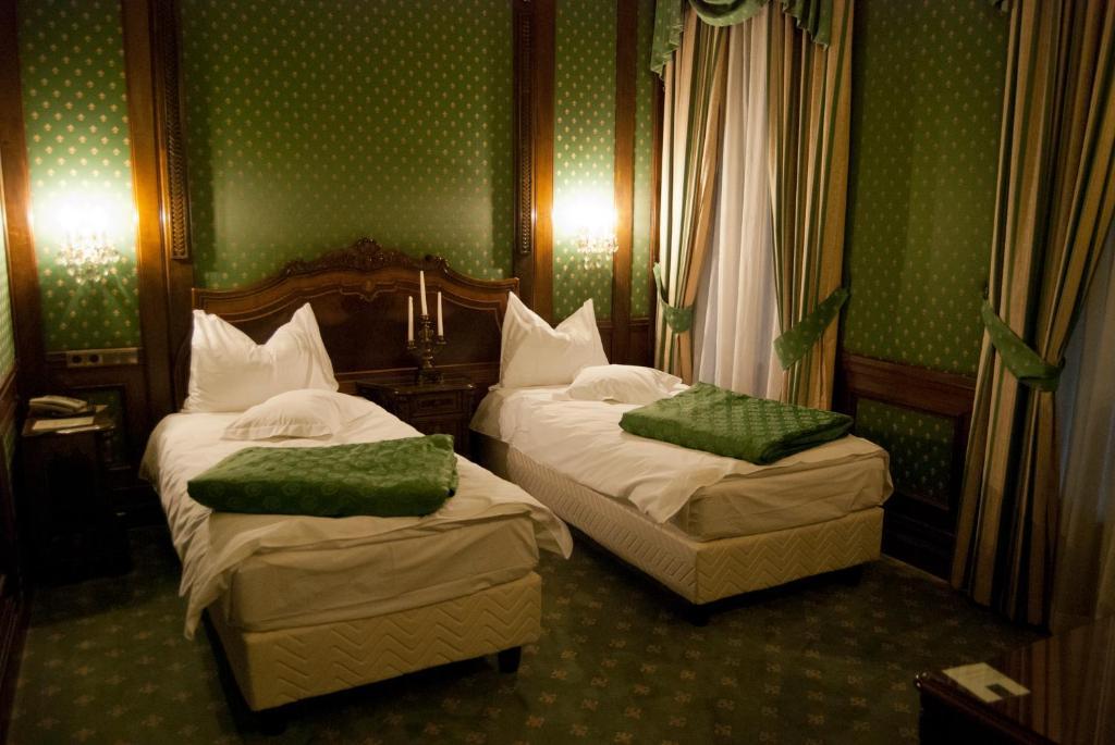 Hotel Casa Capsa Bukarest Kültér fotó
