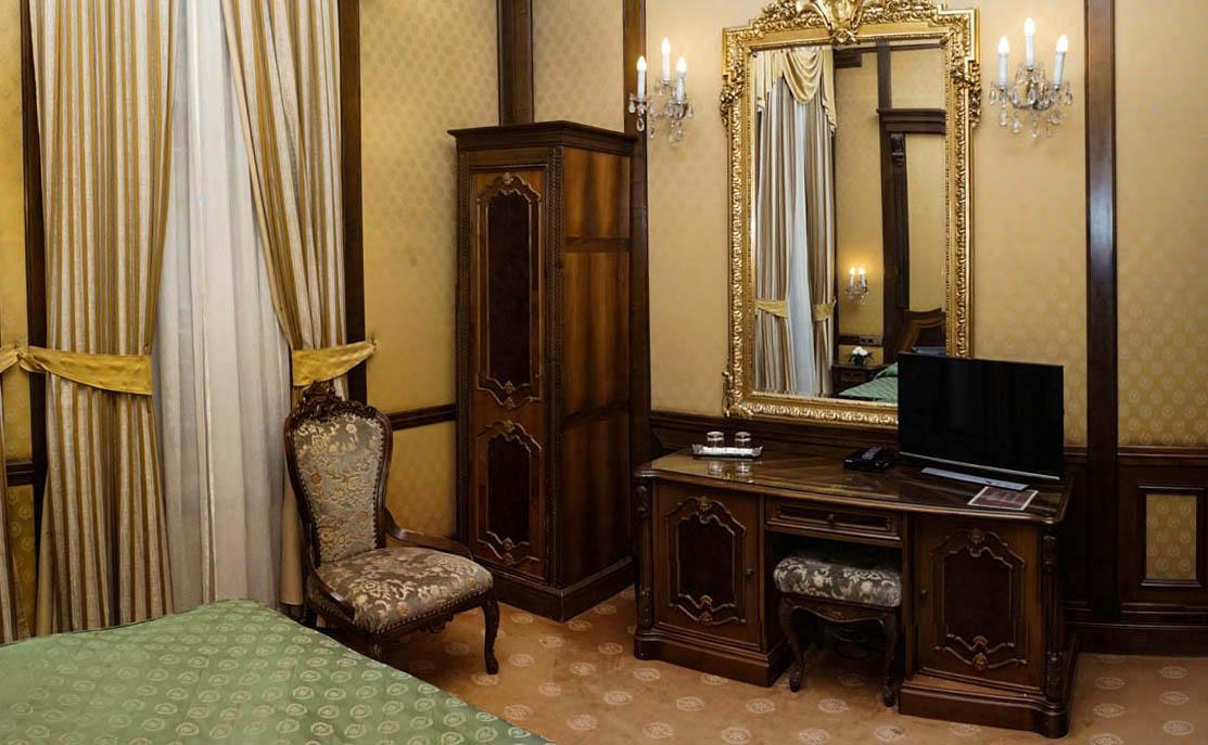 Hotel Casa Capsa Bukarest Kültér fotó